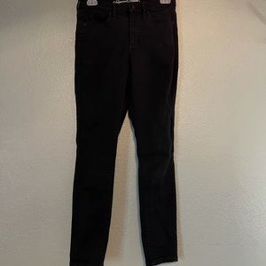 Universal Thread Women’s Black Skinny Jeans Size 4